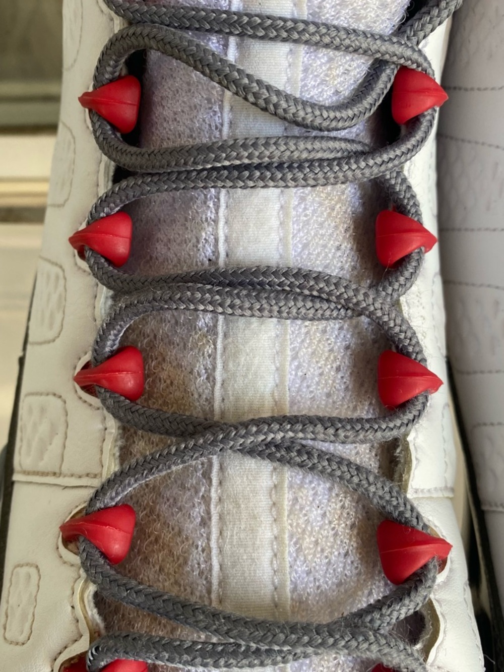 Jordan 9 Fire Red-Size 10.5 - Picture 8 of 8